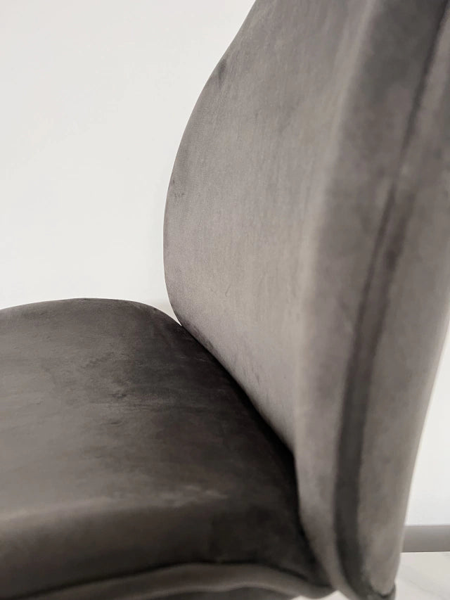 Silla Kyris Gris Oscuro Base Dorada