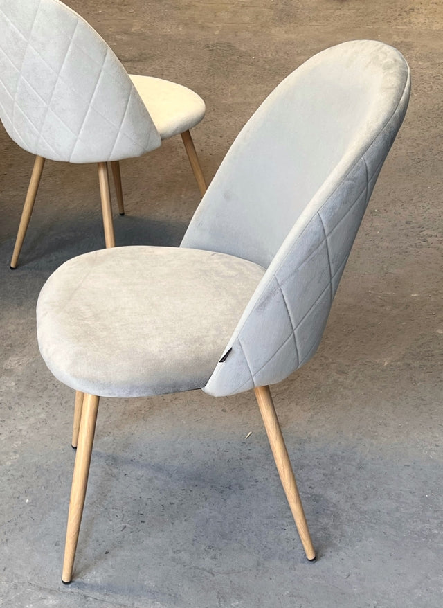 Silla Livia Lisa Gris Claro Pana Base Natural