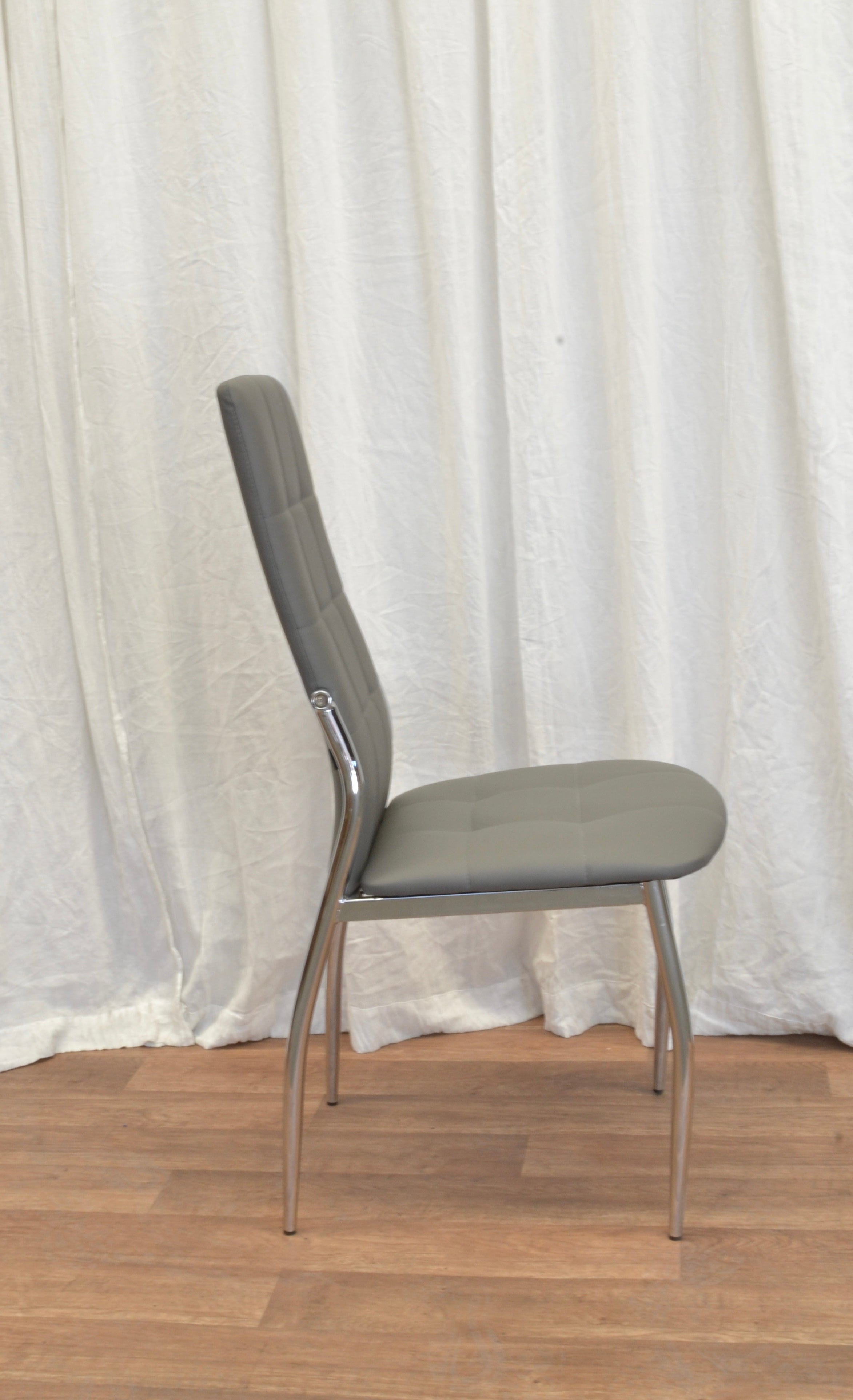 Silla Nova Ecocuero Capitoné Gris Claro