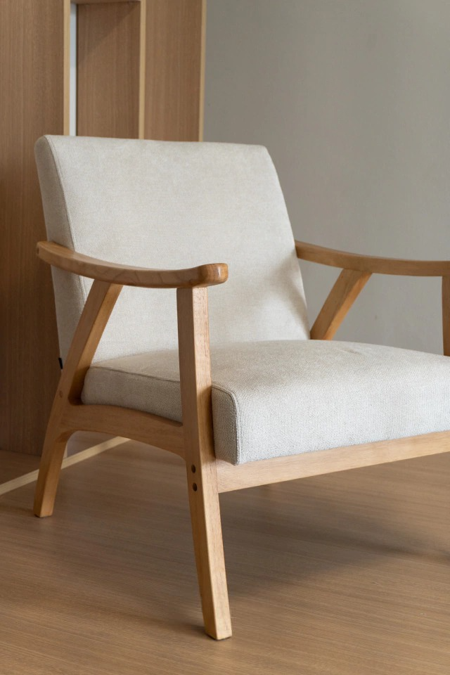 Sillón Laurel Chenille Taupe Base Natural