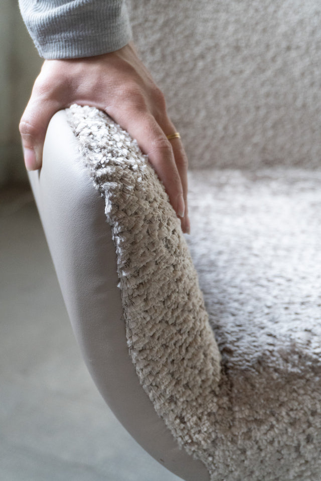 Sillón Niva Gris Claro Ecocuero y Boucle