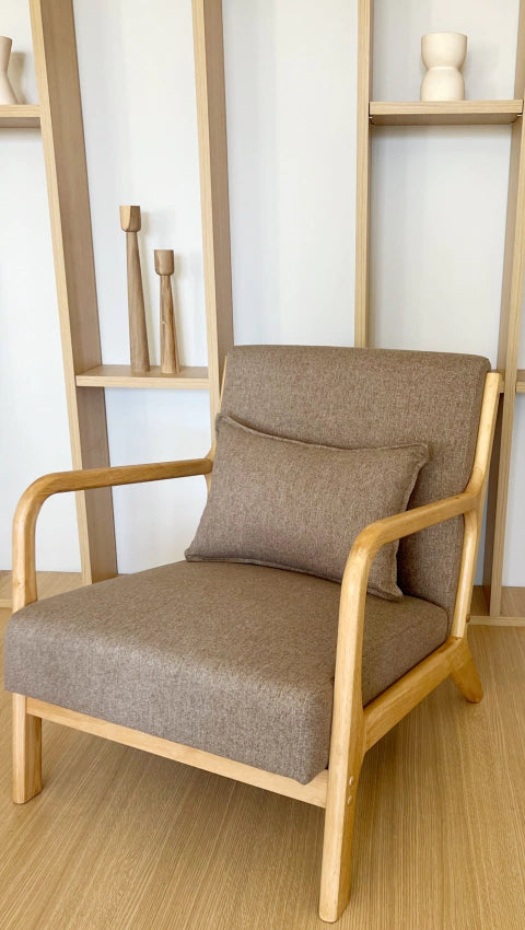 Sillón Olia Taupe Base Natural