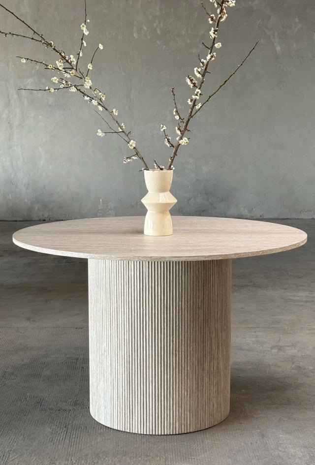 Mesa Amelia