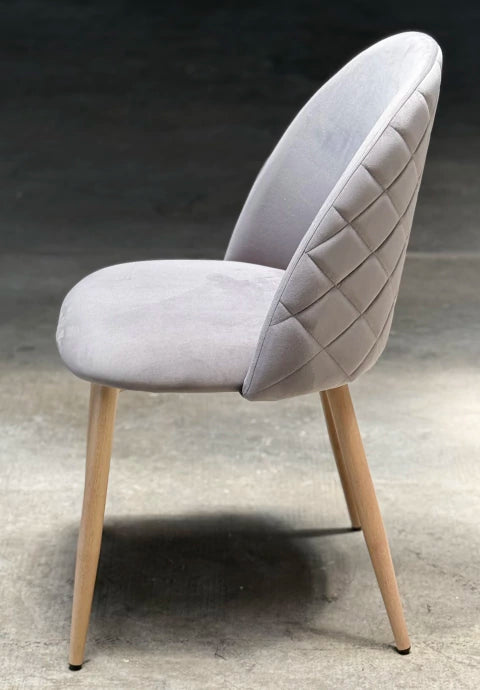 Silla Livia Matelasse Gris Claro Pana Base Natural