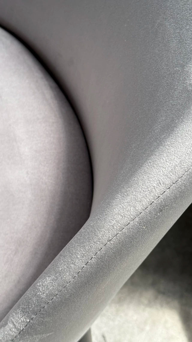 Silla Livia Matelasse Gris Claro Pana Base Natural