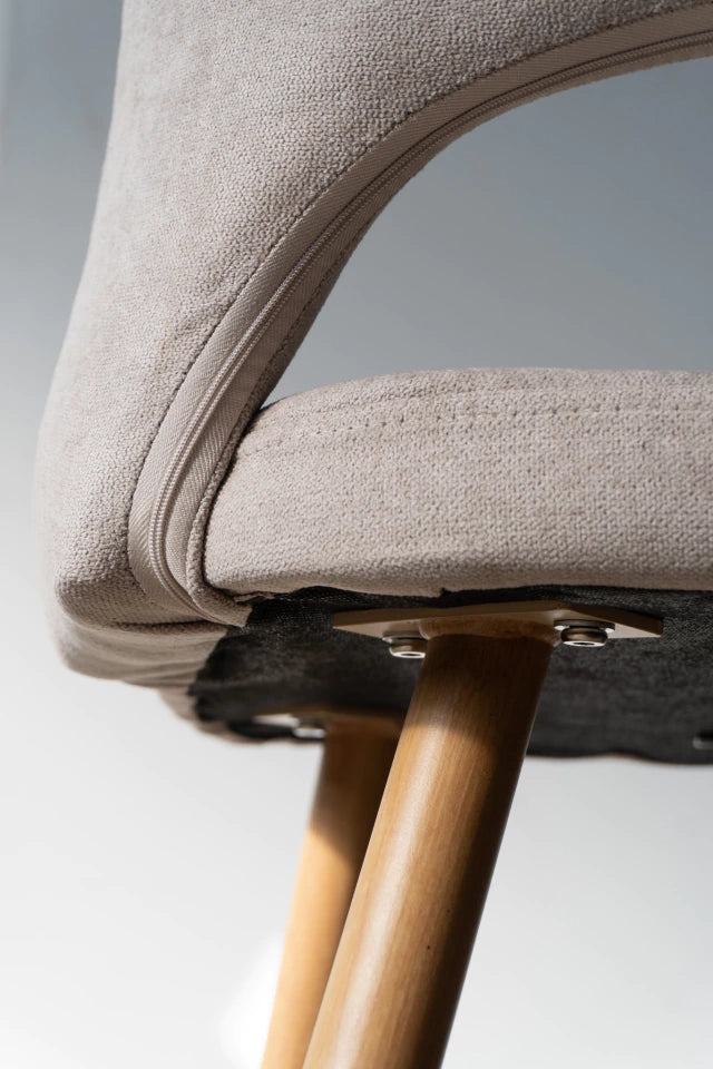 Silla Kendra Chenille Taupe Base Natural