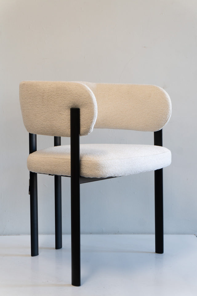 Silla Carly Chenille Natural Base Negra