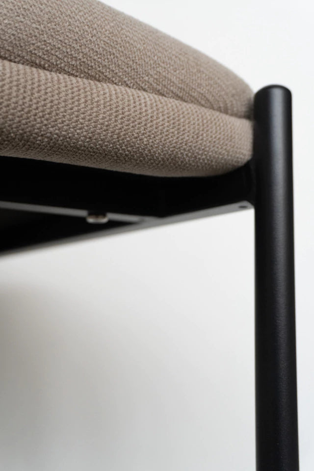 Silla Nayah Beige Base Negra