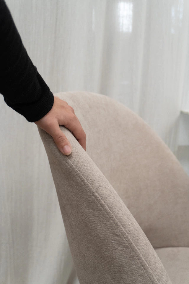 Silla Kendra Chenille Taupe Base Negra