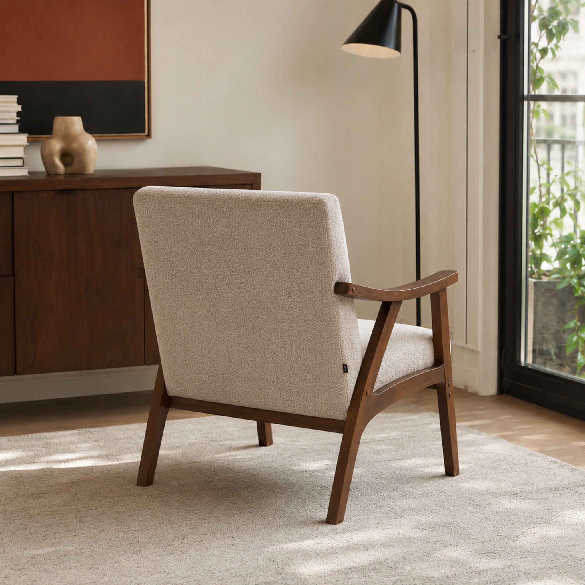 Sillón Laurel Chenille Taupe Base Walnut