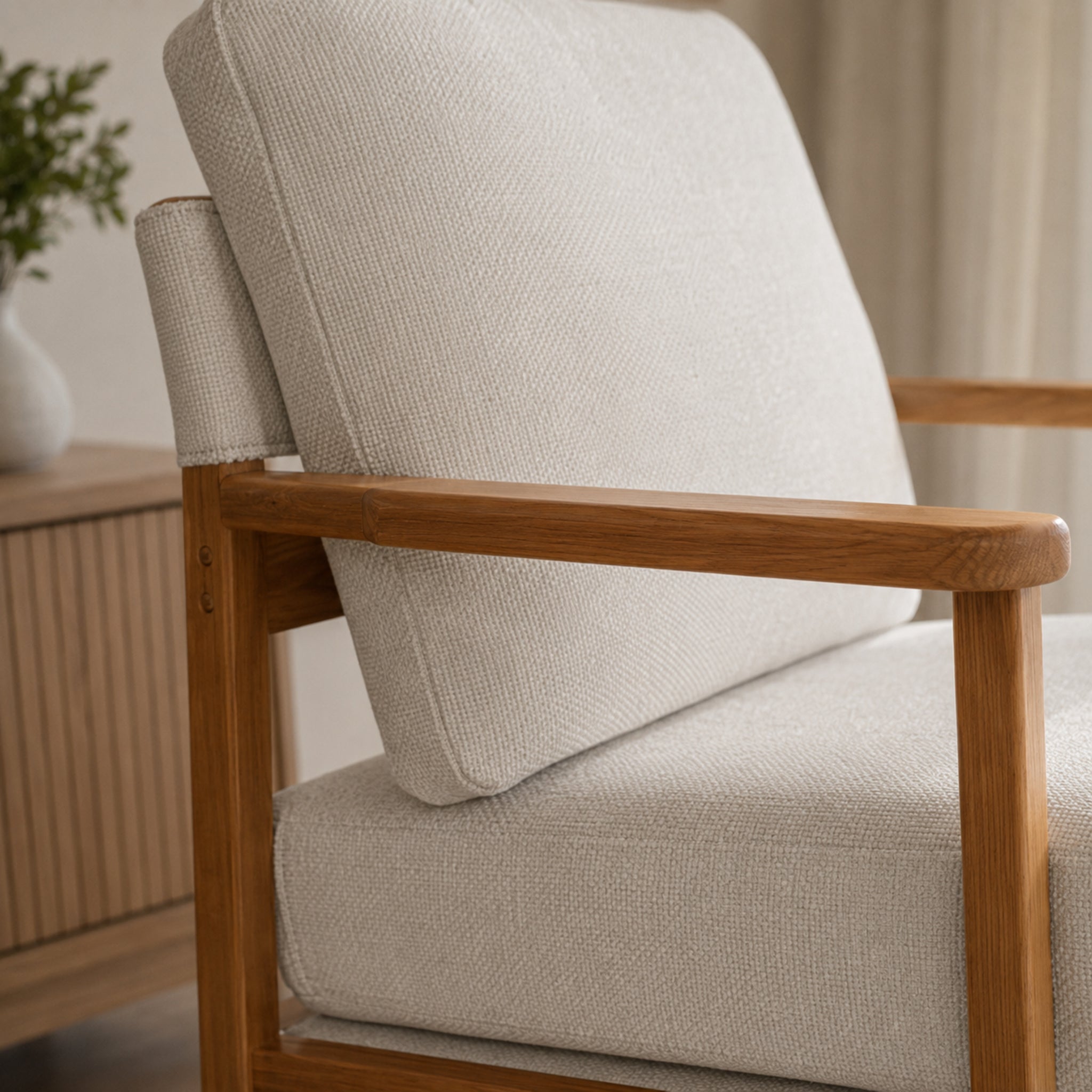 Sillón Niko Chenille Beige Base Natural