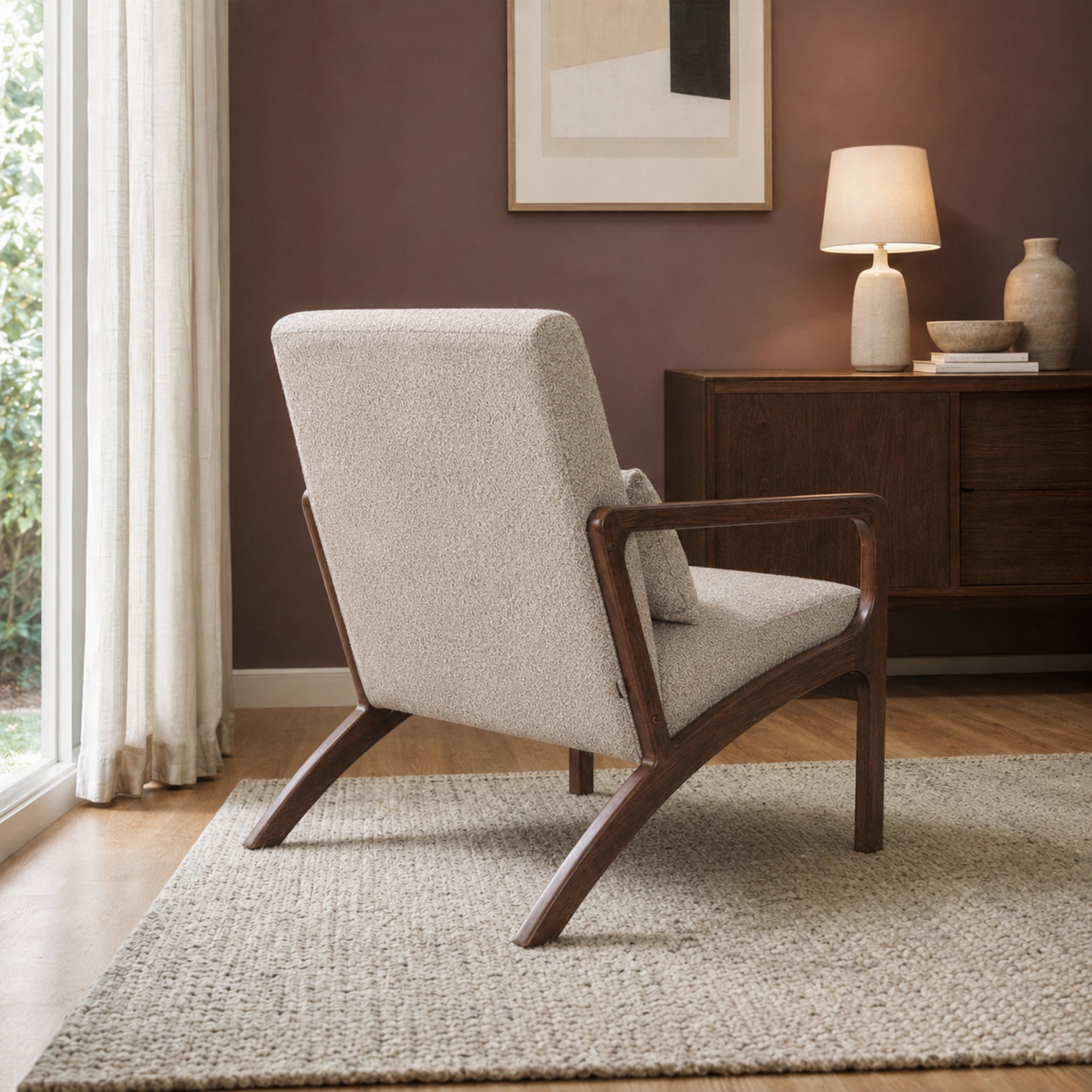 Sillón Riga Chenille Taupe Base Walnut