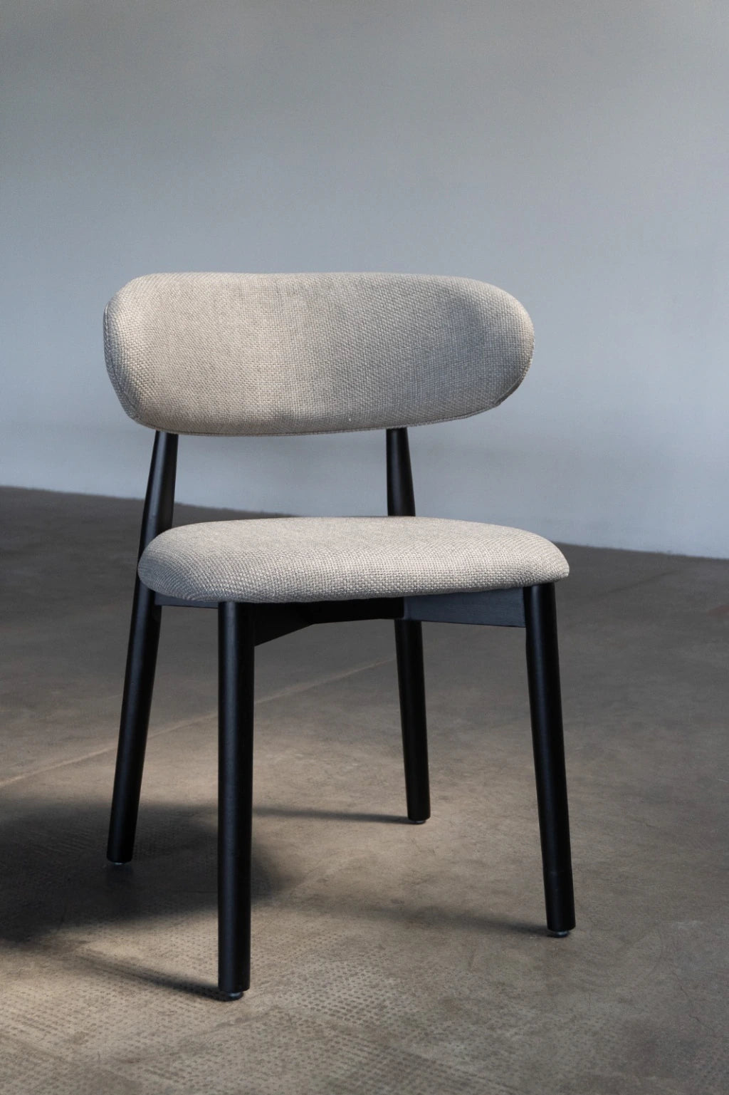 Silla Zuno Deluxe Gris Base Negra