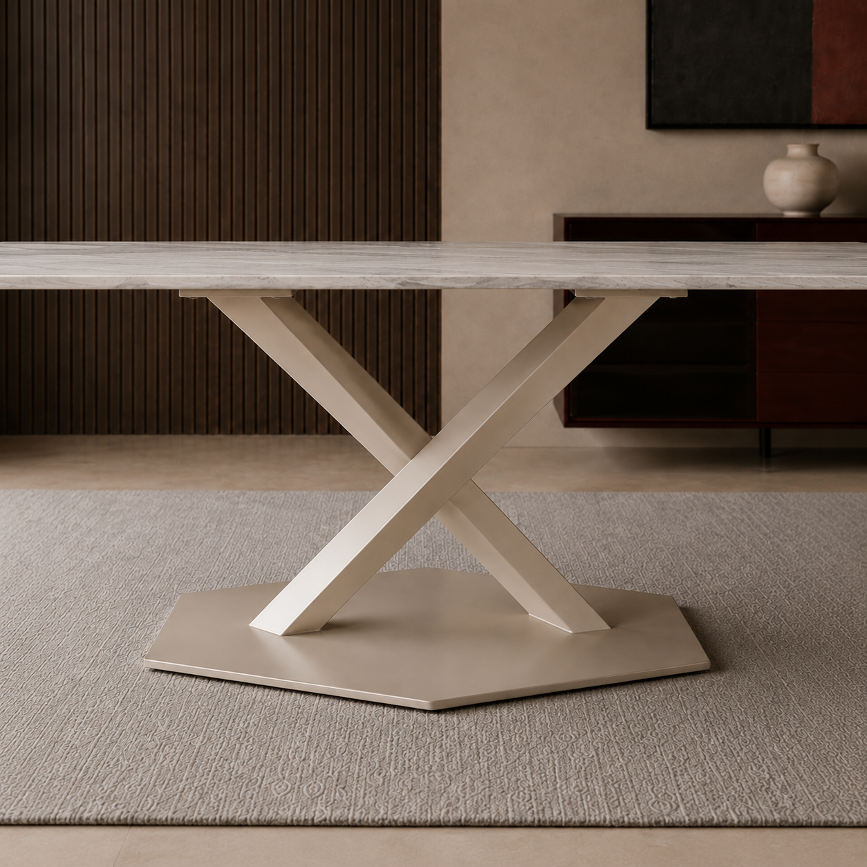 Base capuccino de la mesa Cross con diseño de patas cruzadas sobre una plataforma hexagonal.