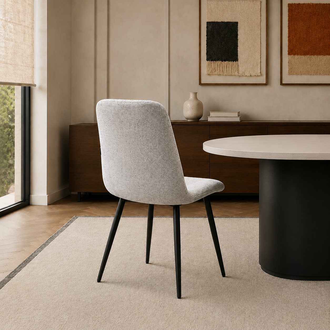 Silla Victoria Chenille Gris Claro Base Negra