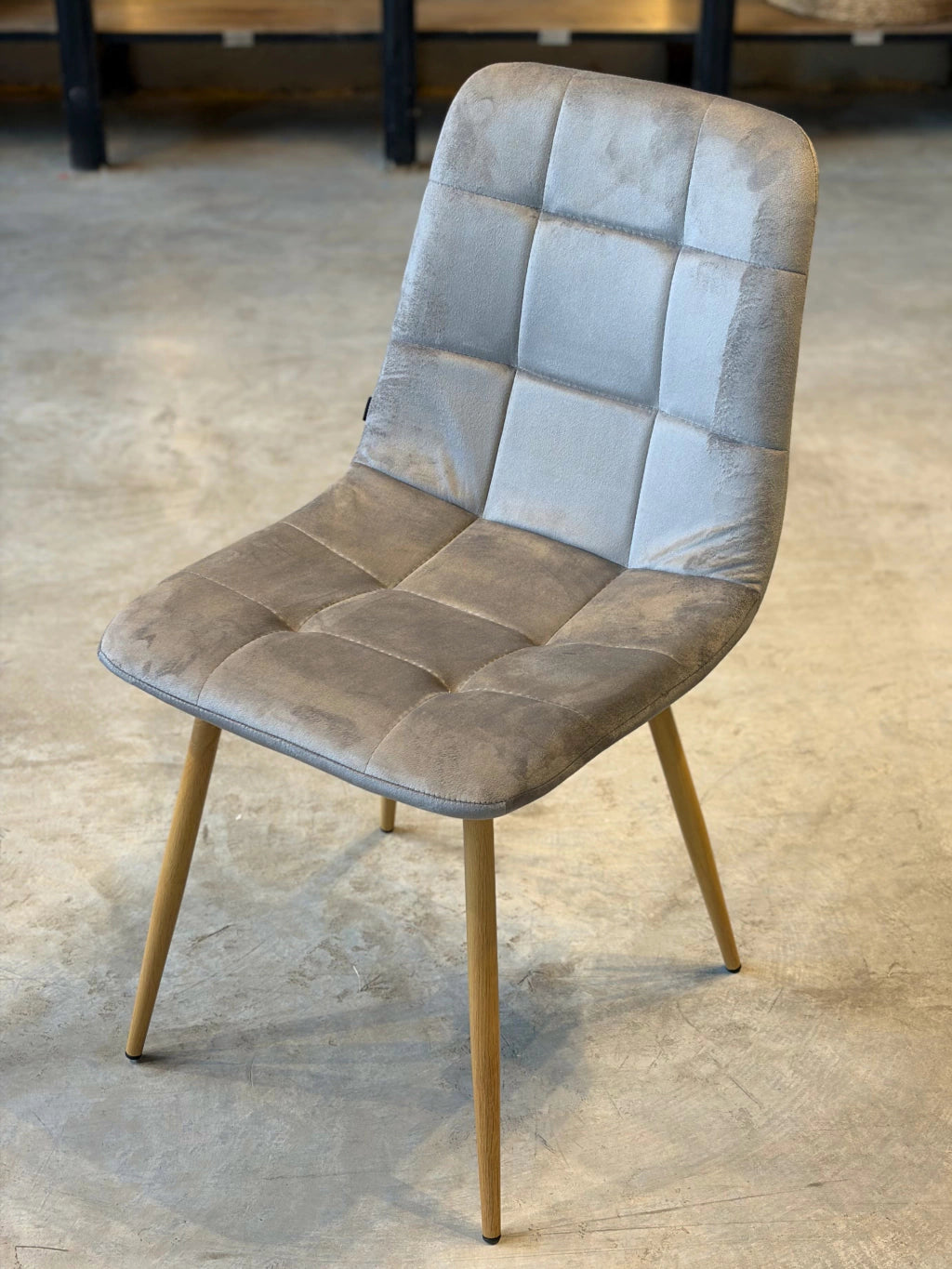 Silla Victoria Gris Oscuro Pana Base Natural