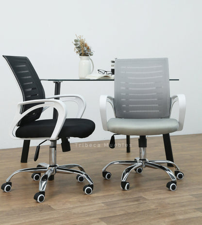 Silla Delta Negra y Blanca