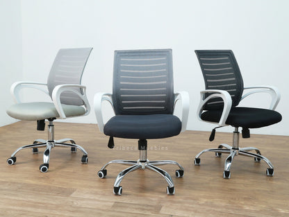Silla Delta Negra y Blanca