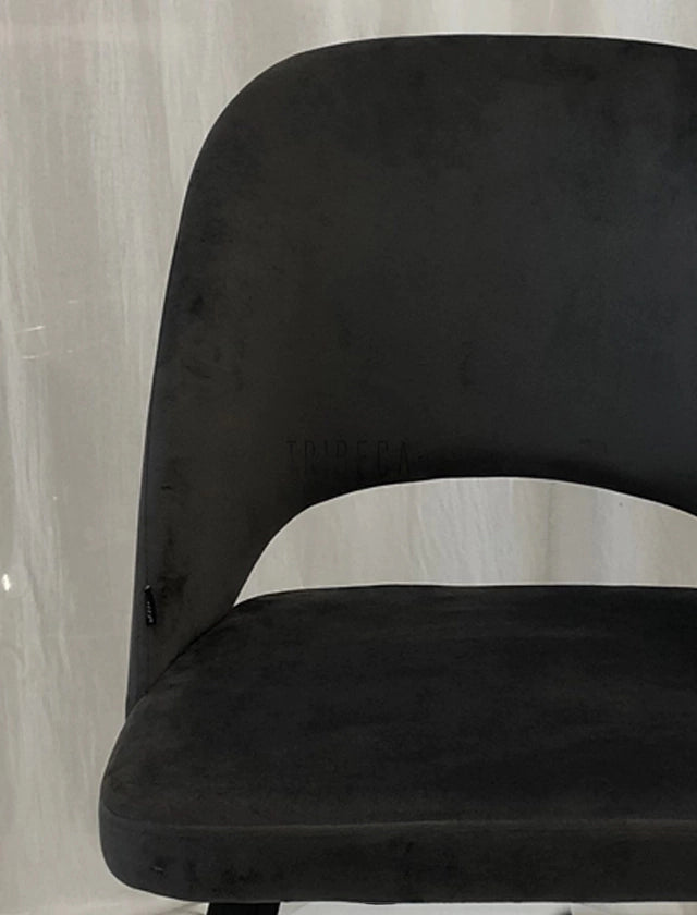 Silla Kendra Pana Gris Oscuro Base Negra