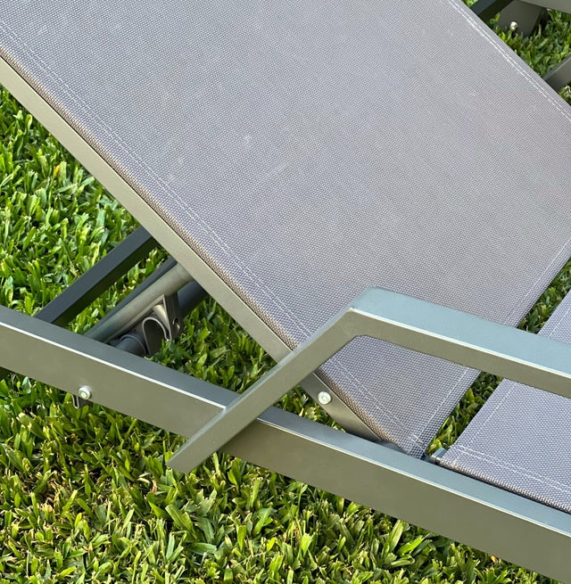 Reposera Delta c/Apoyabrazos x2 Dark Grey