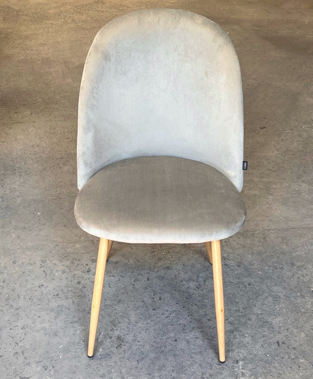 Silla Livia Lisa Gris Claro Pana Base Natural