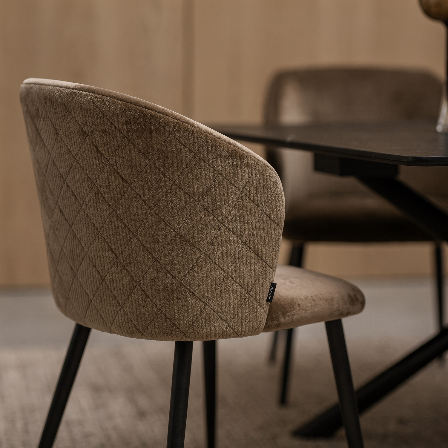 Silla Jade Pana Taupe Base Negra