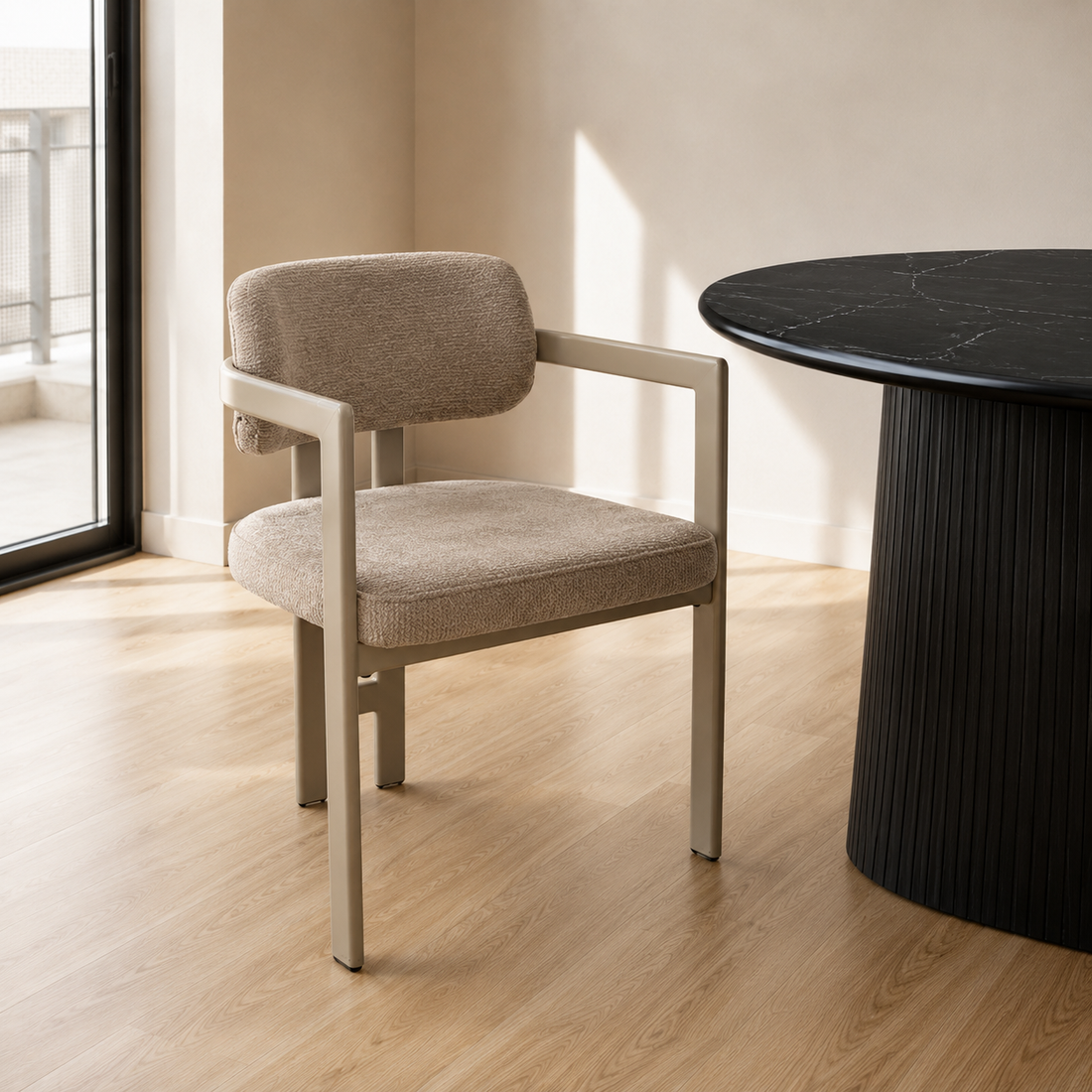 Silla Besaya Gris Claro Base Capuccino