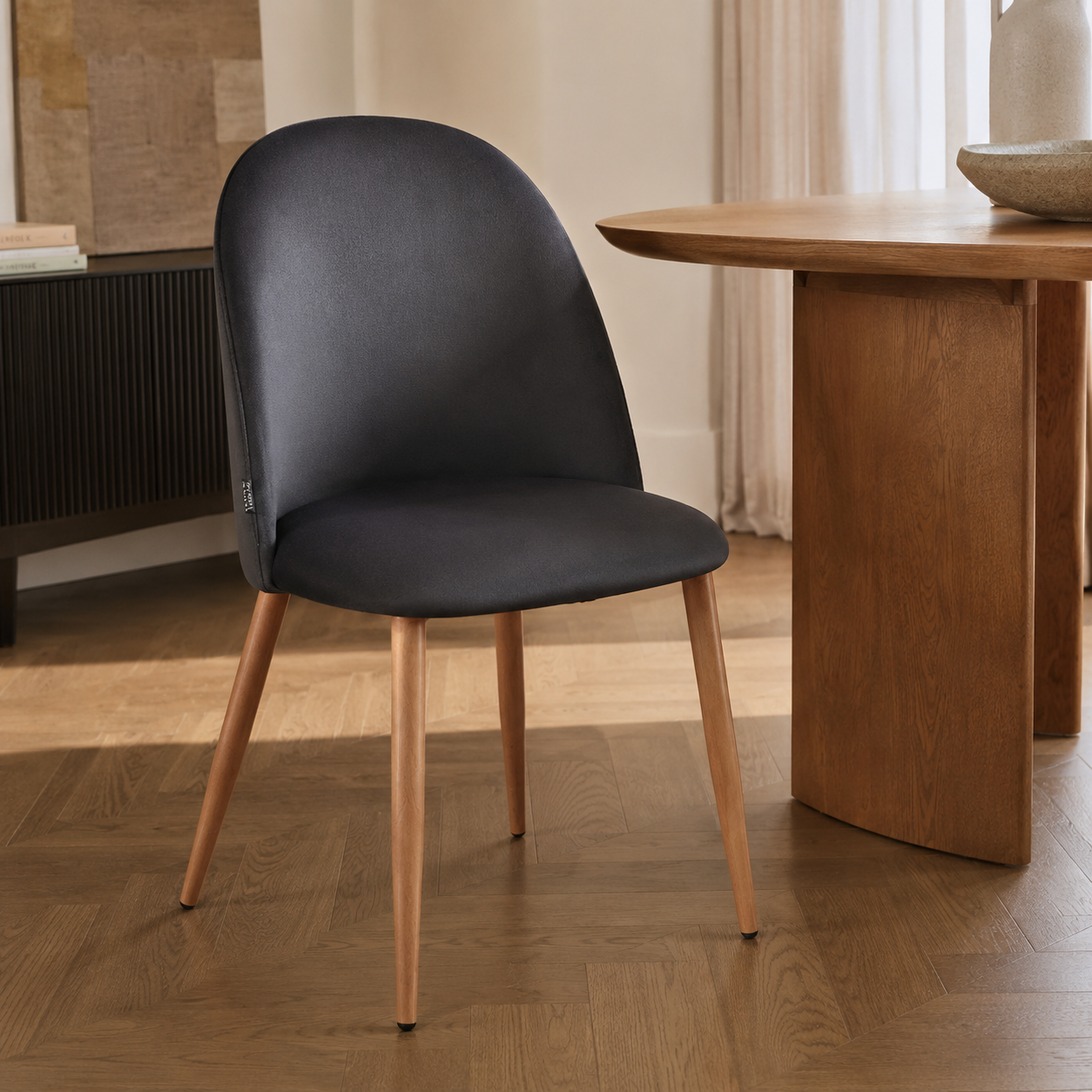 Silla Livia Lisa Gris Oscuro Pana Base Natural