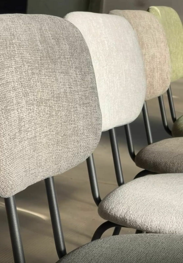 Silla Denver Gris Oscuro Base Negra