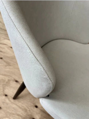 Silla Brisa Beige Base Negra