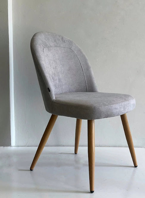 Silla Lara Gris Claro Base Natural
