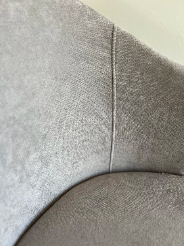 Silla Brisa Gris Claro Base Negra