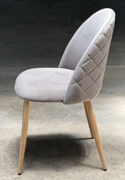 Silla Livia Matelasse Gris Claro Pana Base Natural