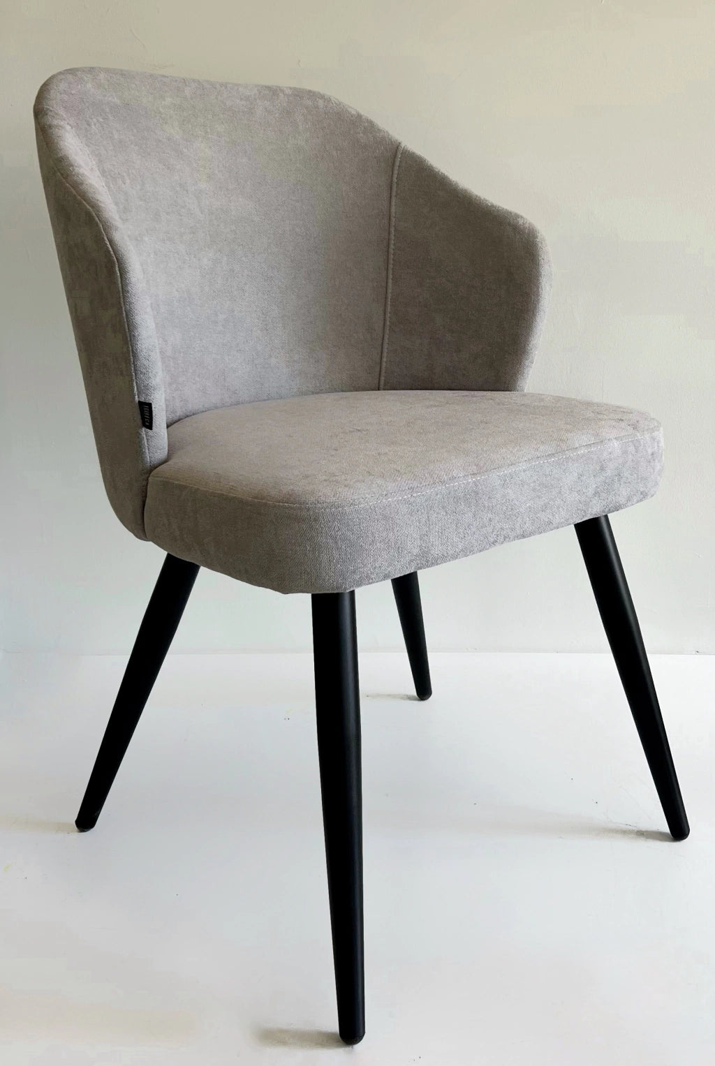 Silla Brisa Gris Claro Base Negra