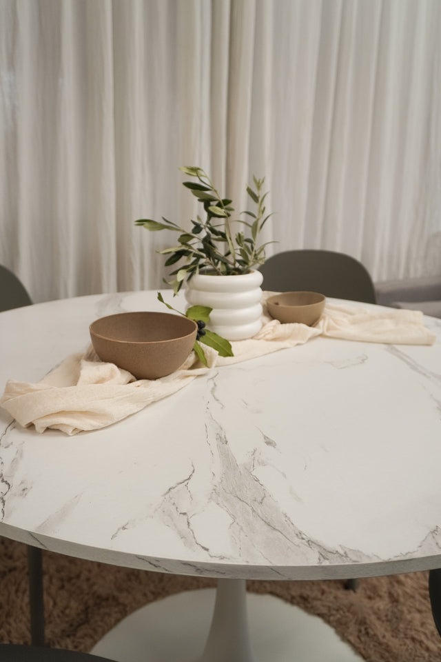 Mesa Noma Tapa Calacata Base Blanca