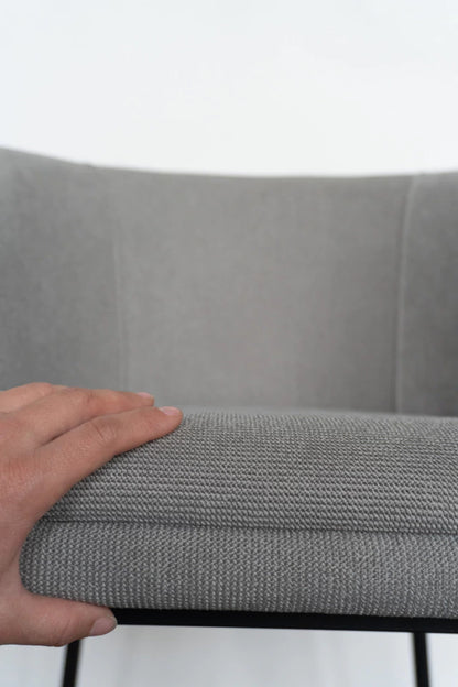 Silla Nayah Gris Base Negra