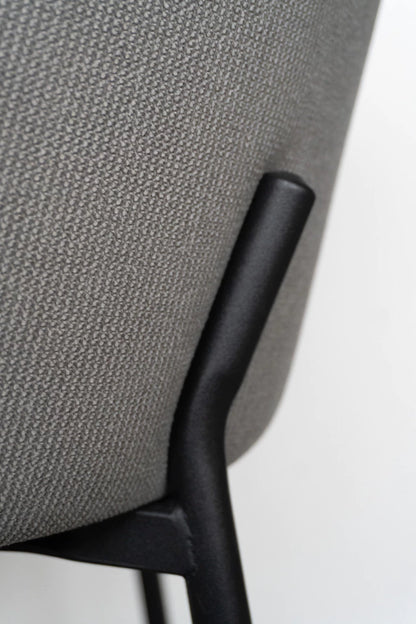 Silla Nayah Gris Base Negra