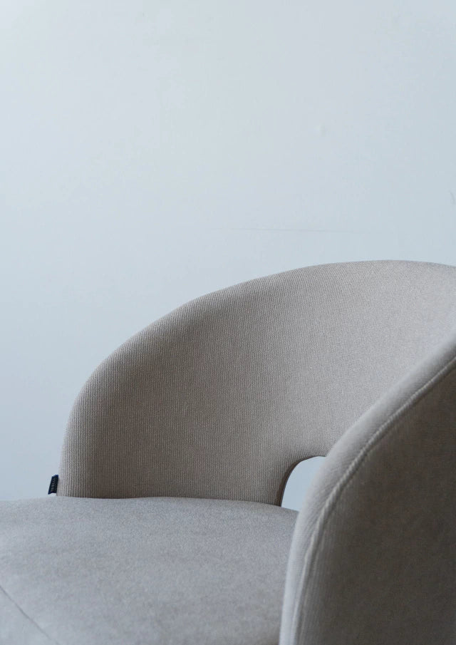 Silla Yuna Beige Base Negra