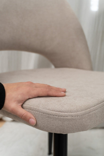 Silla Kendra Taupe Chenille Base Negra
