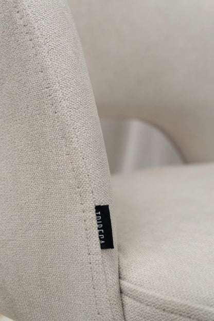 Silla Kendra Beige Chenille Base Negra