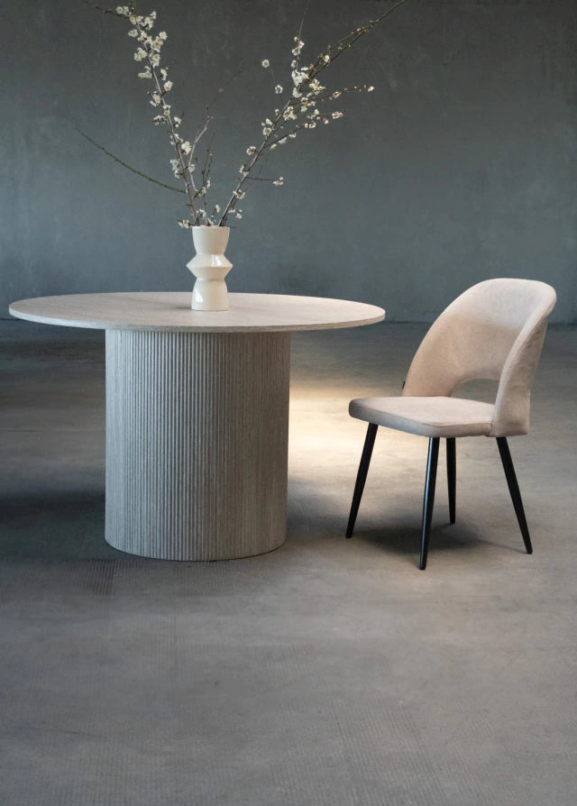 Silla Kendra Chenille Taupe Base Negra
