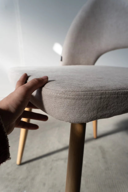 Silla Kendra Chenille Taupe Base Natural