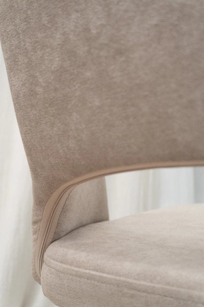 Silla Kendra Chenille Taupe Base Negra