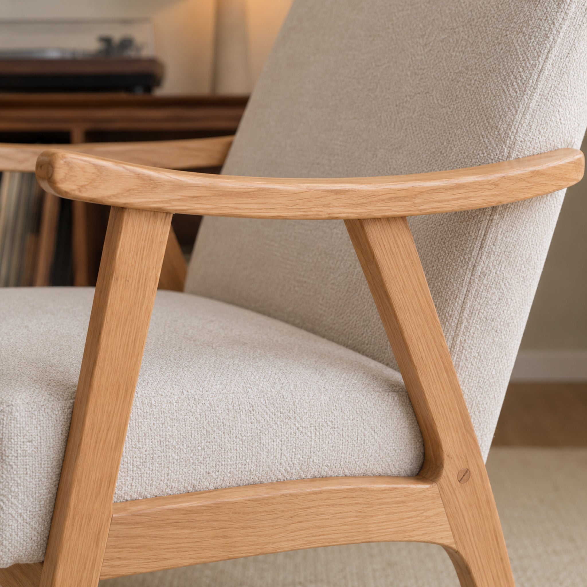 Sillón Laurel Chenille Beige Base Natural