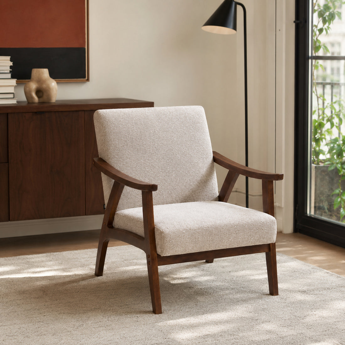 Vista principal de Sillón Laurel Chenille Taupe Base Walnut, madera de roble, tapizado, chenille, imagen 1 – Zagliari
