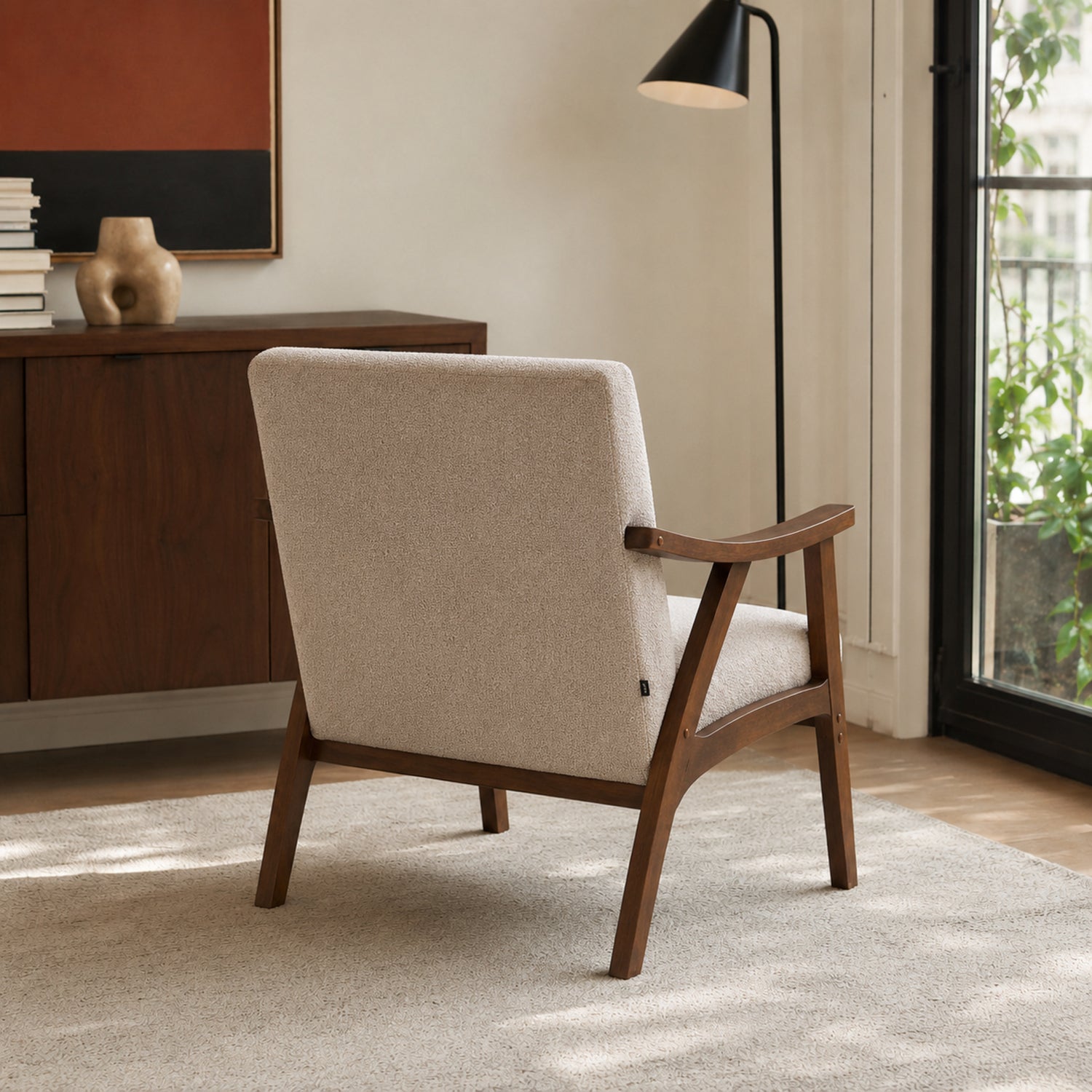 Sillón Laurel Chenille Taupe Base Walnut
