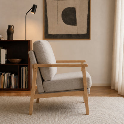 Sillón Niko Chenille Taupe Base Natural