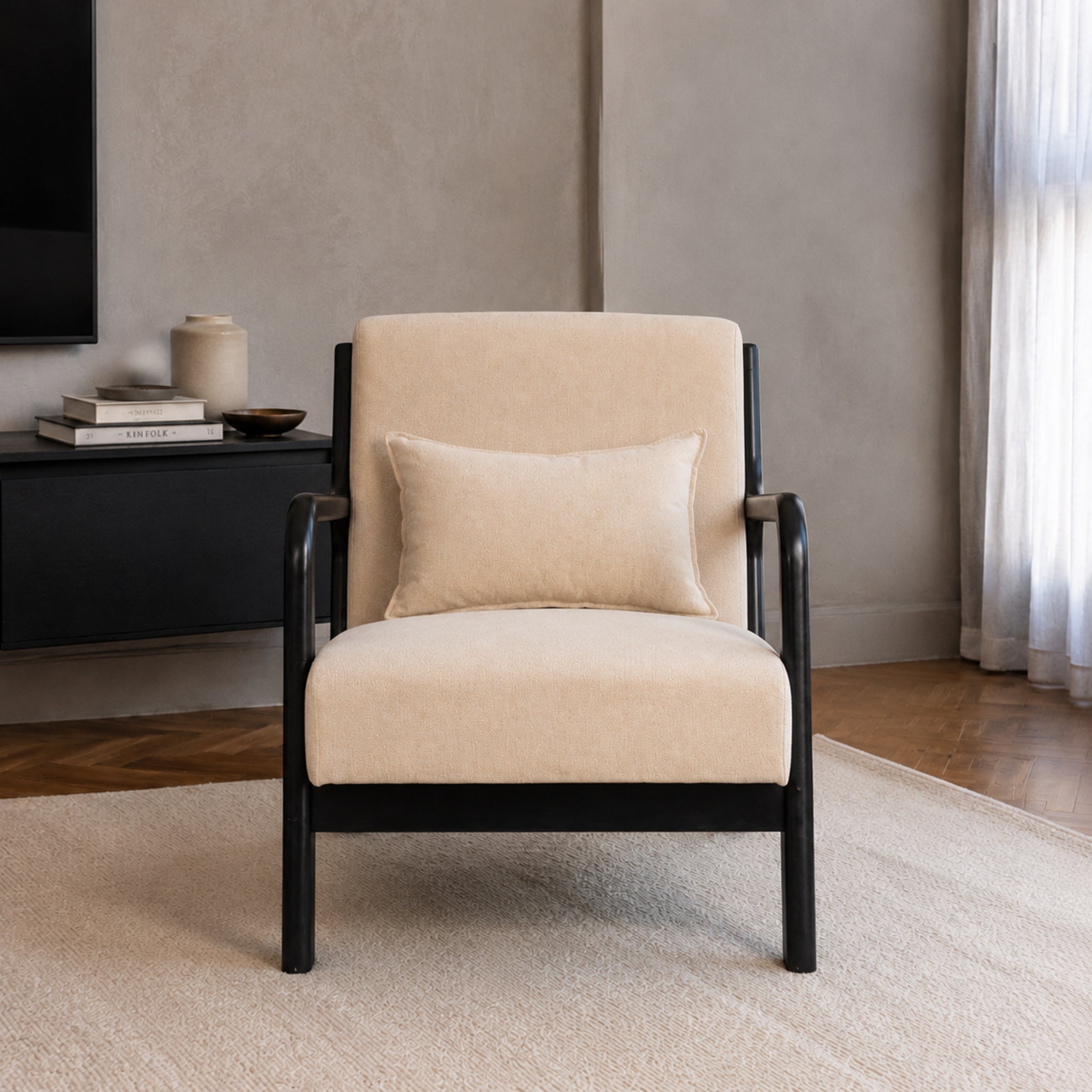 Sillón Olia Chenille Beige Madera Negra