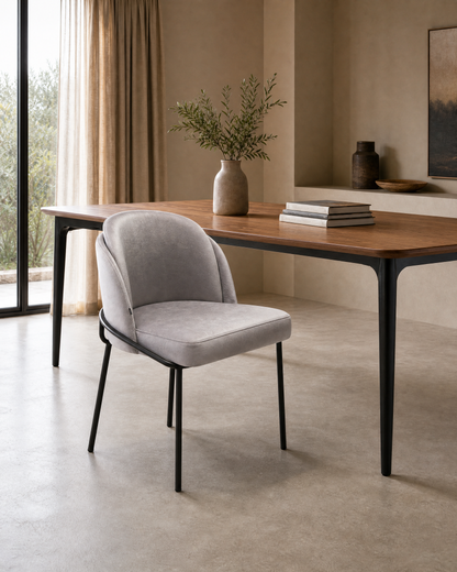 Silla Katia Gris Claro | Silla de comedor tapizada | Zagliari - imagen ambientada 1