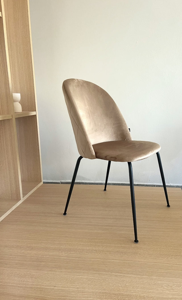 Silla Venecia Matelasse Taupe Pana Base Negra